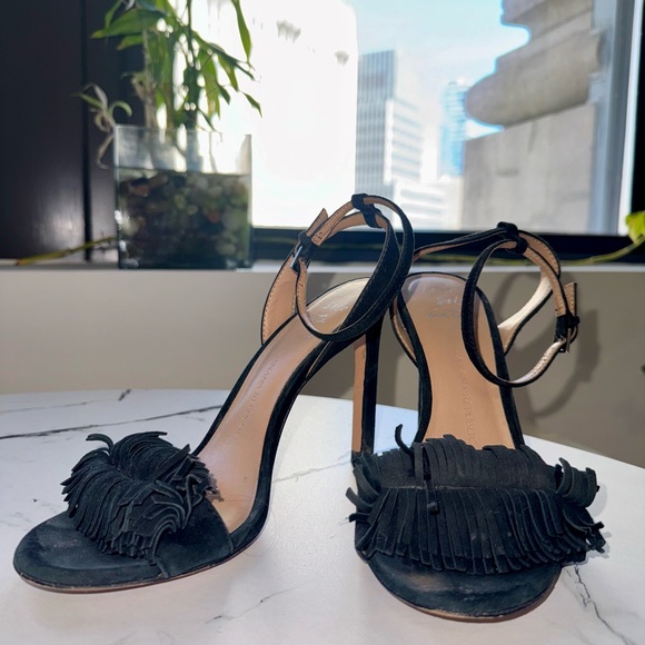 BANANA REPUBLIC Honey Fringe Sandal Black Size 6.5. - Picture 2 of 7